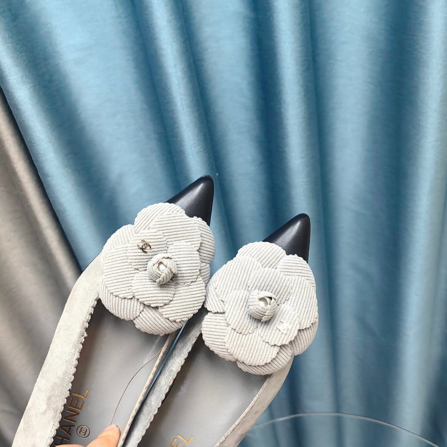 CC BALLET FLAT IN SPANISH GRAY SUEDE AND BLACK CALFSKIN WITH FLOWER - 35