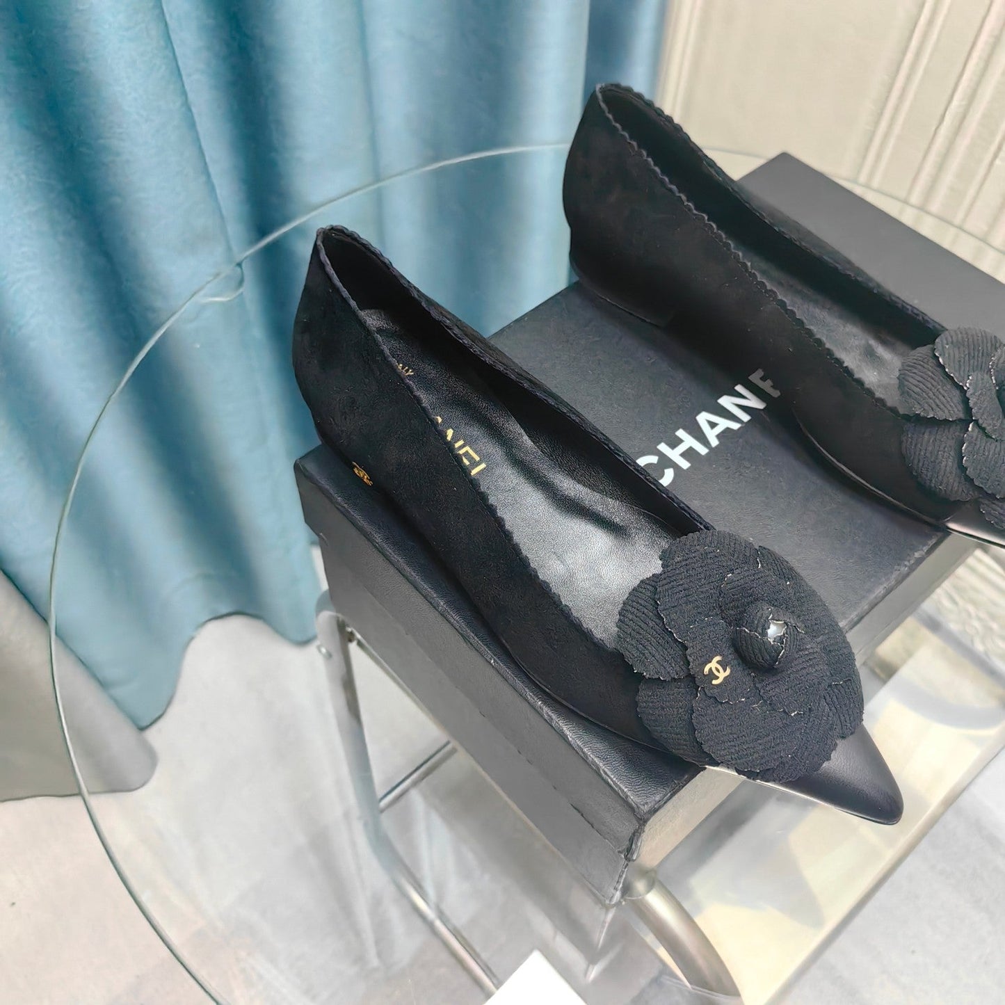 CC BALLET FLAT IN BLACK SUEDE AND CALFSKIN WITH FLOWER - 35