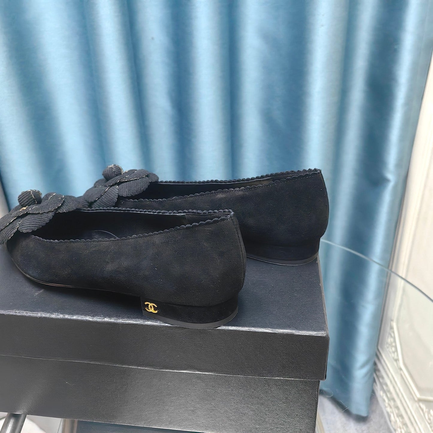 CC BALLET FLAT IN BLACK SUEDE AND CALFSKIN WITH FLOWER - 35