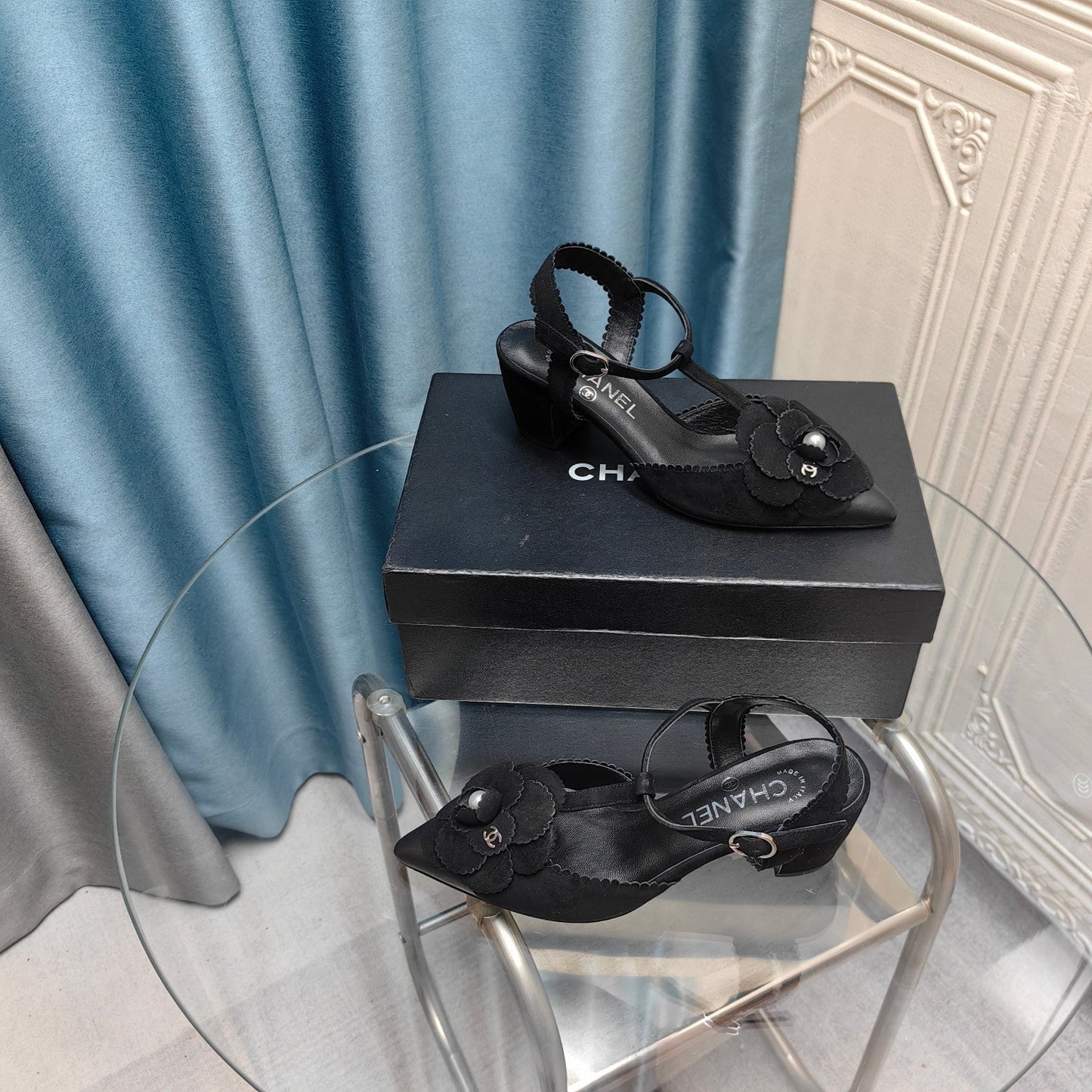 CC CAMELLIA SANDAL IN BLACK SUEDE AND CALFSKIN WITH FLOWER - 35