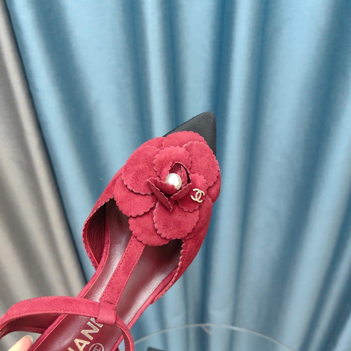 CC CAMELLIA SANDAL IN CHERRY RED SUEDE AND BLACK CALFSKIN WITH FLOWER - 35