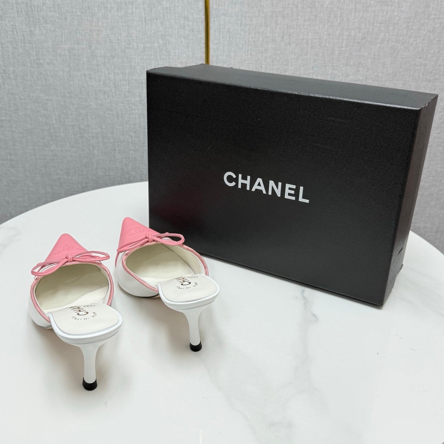 CC HEEL MULES 25S IN PINK AND WHITE LAMBSKIN WITH BOW - 35