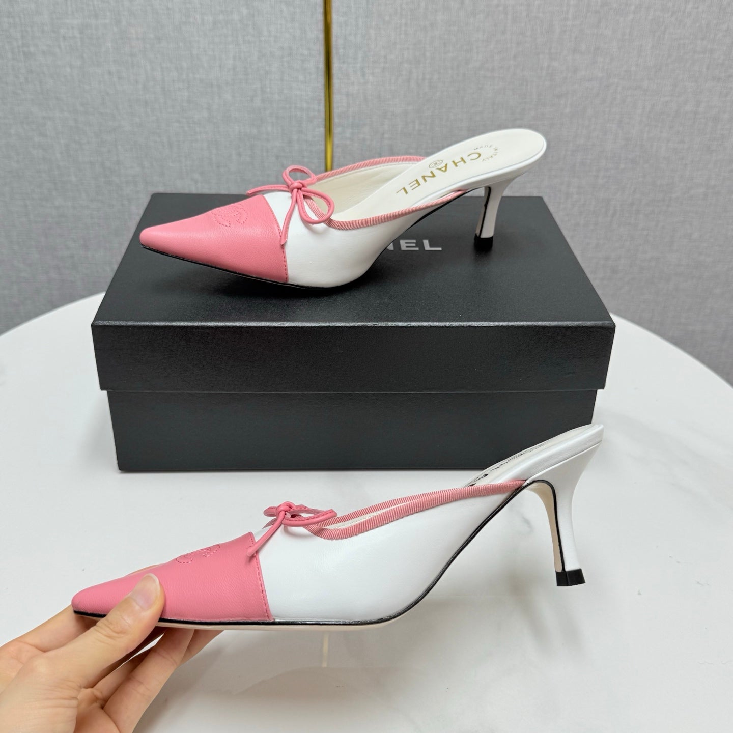 CC HEEL MULES 25S IN PINK AND WHITE LAMBSKIN WITH BOW - 35