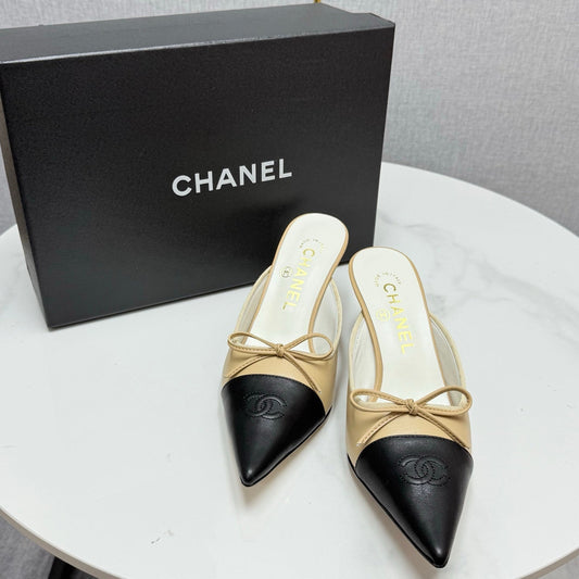 CC HEEL MULES 25S IN BLACK AND BEIGE LAMBSKIN WITH BOW - 35