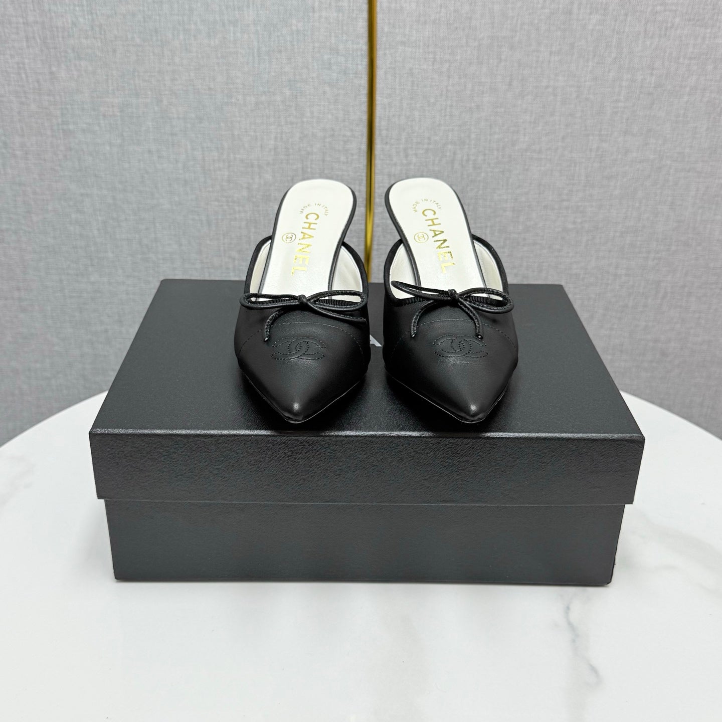 CC HEEL MULES 25S IN BLACK LAMBSKIN WITH BOW - 35