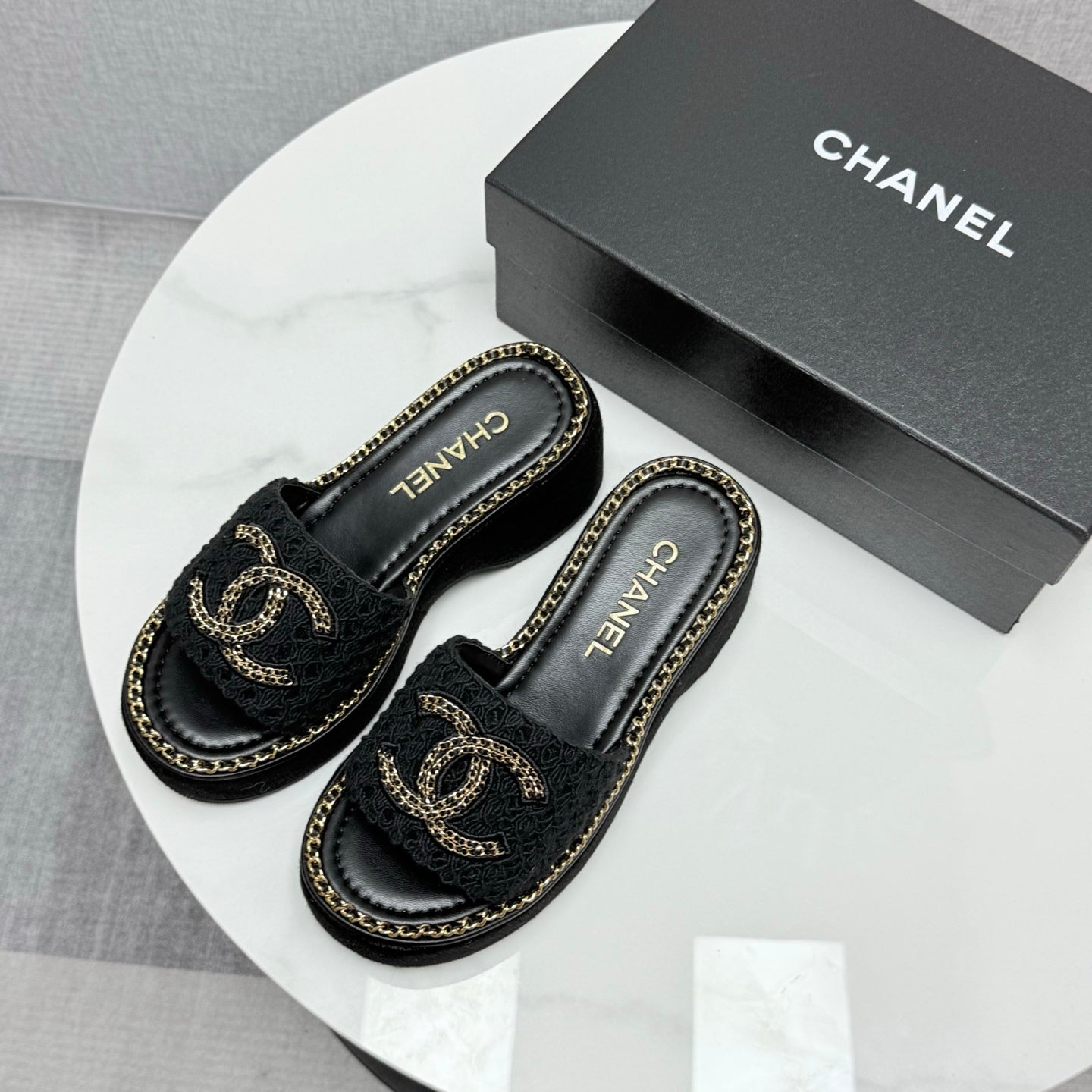 CC WEDGE SOLE SANDALS 25S IN BLACK FABRIC WITH LOGO - 35