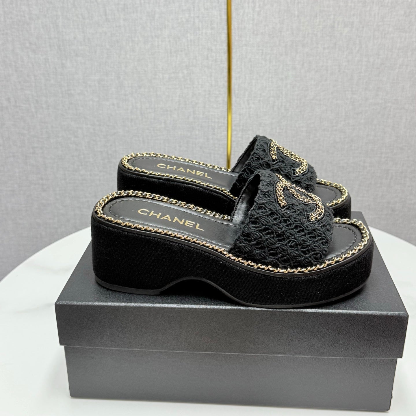 CC WEDGE SOLE SANDALS 25S IN BLACK FABRIC WITH LOGO - 35