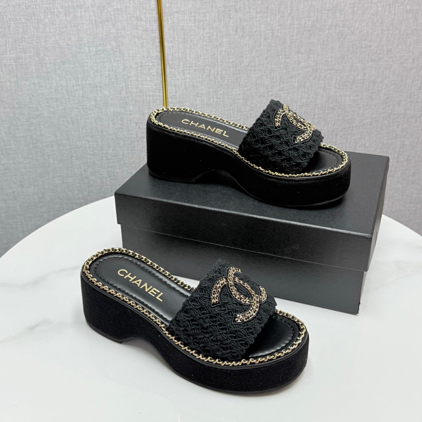 CC WEDGE SOLE SANDALS 25S IN BLACK FABRIC WITH LOGO - 35