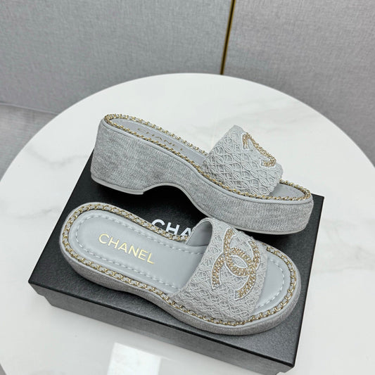CC WEDGE SOLE SANDALS 25S IN DUSTY BLUE GREY FABRIC WITH LOGO - 35
