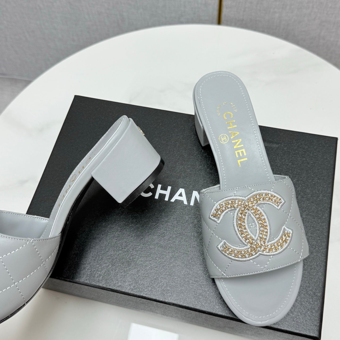 CC HIGH HEEL 25S IN DUSTY BLUE GREY CALFSKIN WITH LOGO - 35