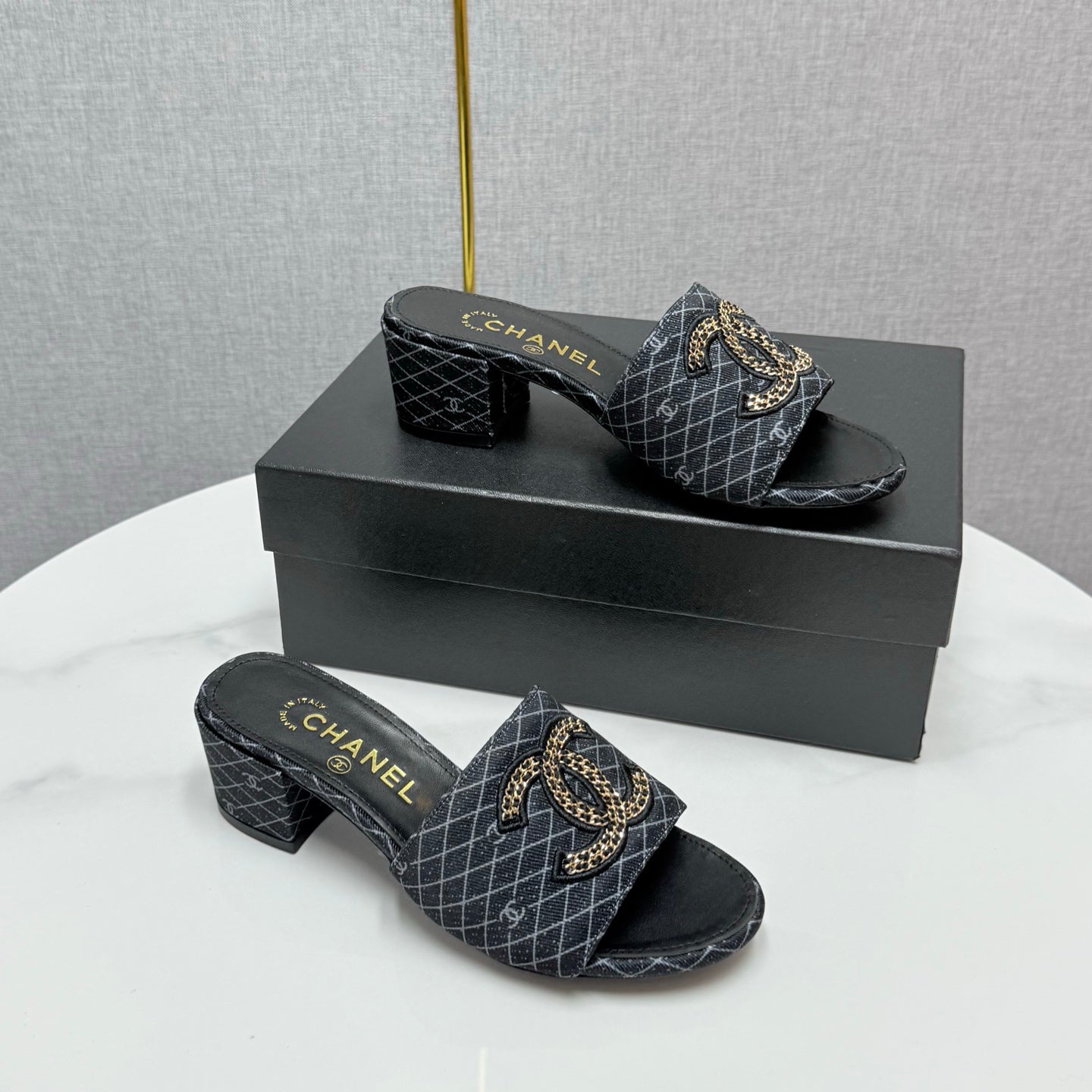 CC HIGH HEEL 25S IN BLACK DENIM STRIPED PATTERN WITH LOGO PRINT - 35