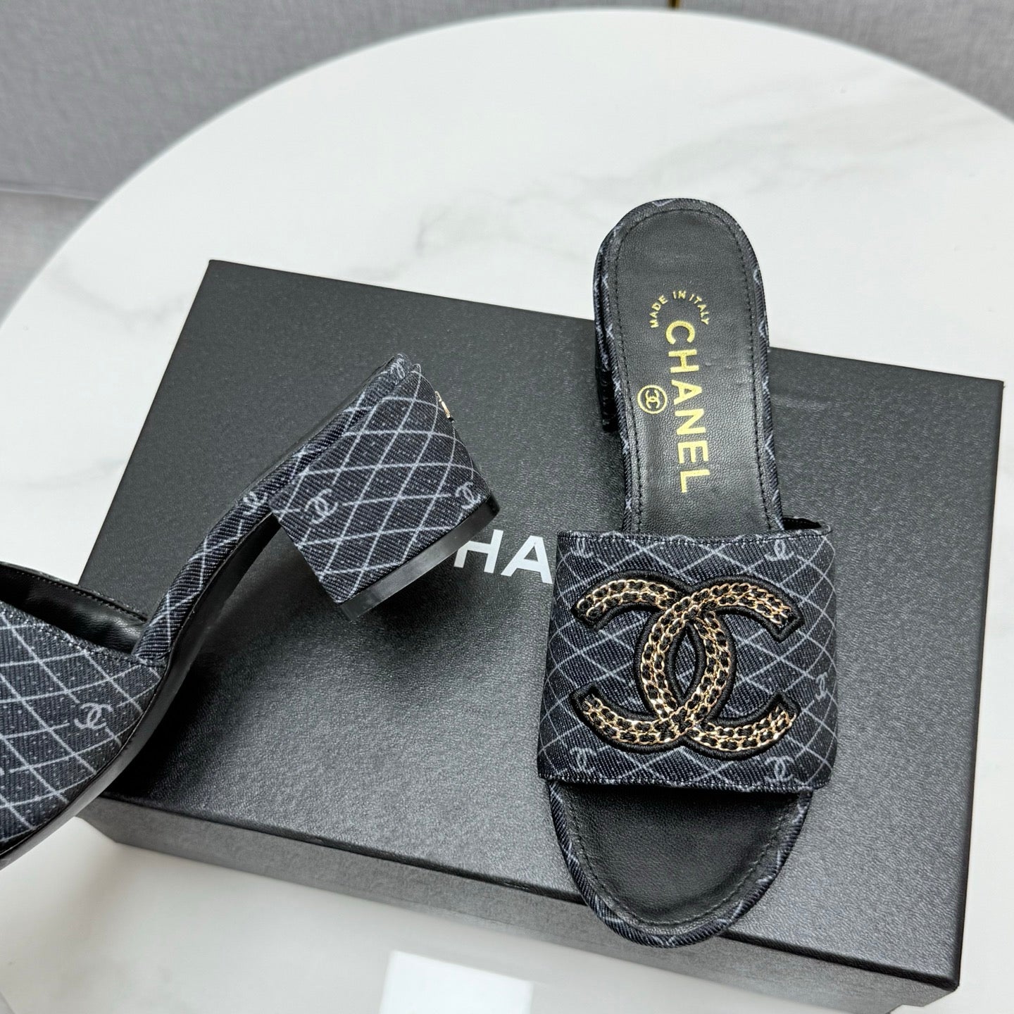 CC HIGH HEEL 25S IN BLACK DENIM STRIPED PATTERN WITH LOGO PRINT - 35