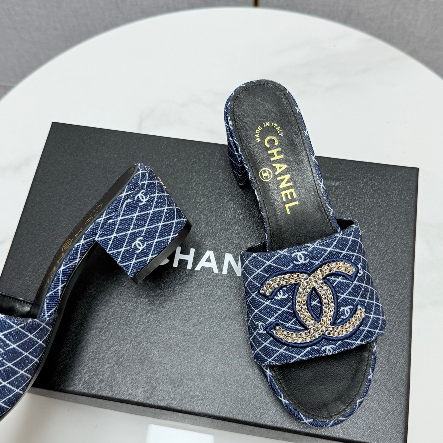 CC HIGH HEEL 25S IN DARK BLUE DENIM STRIPED PATTERN WITH LOGO PRINT - 35