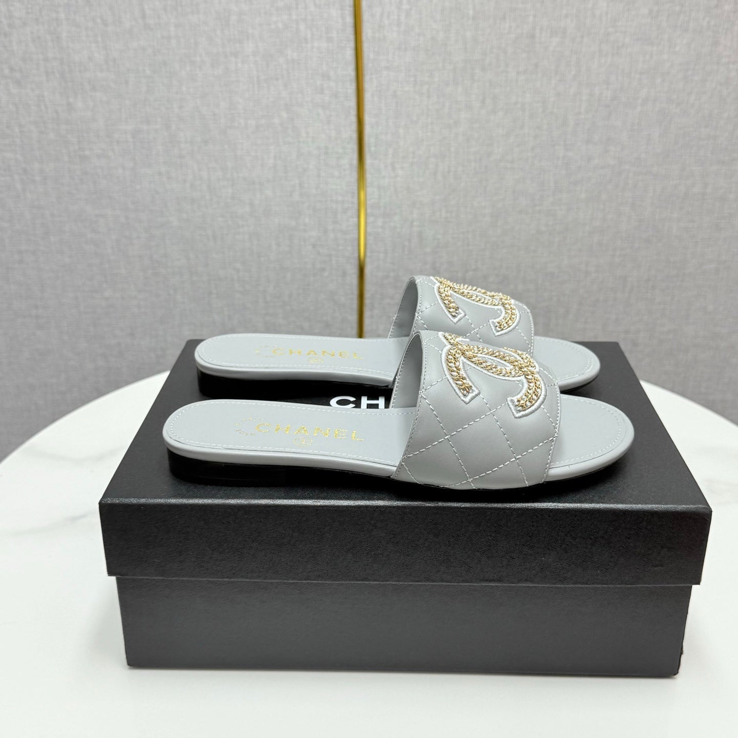 CC SLIDE SANDALS 25S IN DUSTY BLUE GREY CALFSKIN WITH LOGO - 35