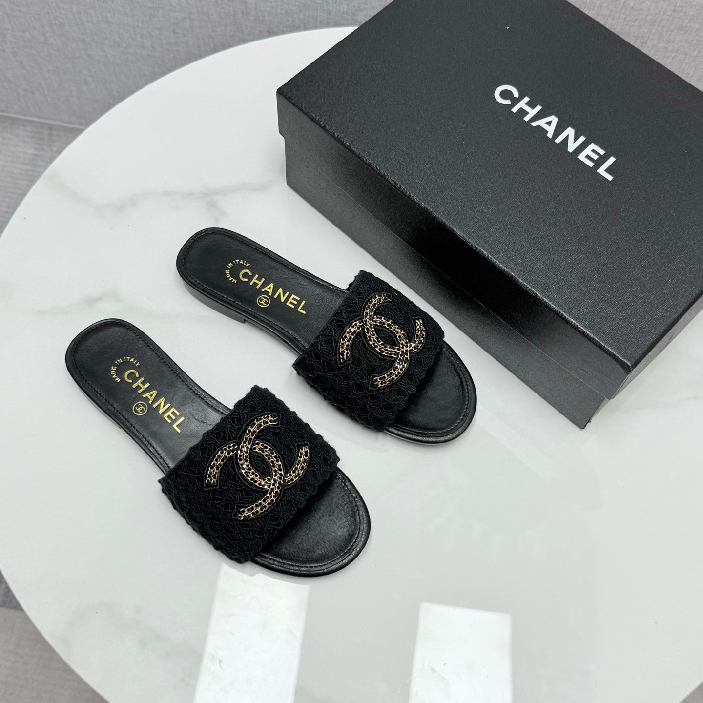 CC SLIDE SANDALS 25S IN BLACK FABRIC AND CALFSKIN WITH LOGO - 35