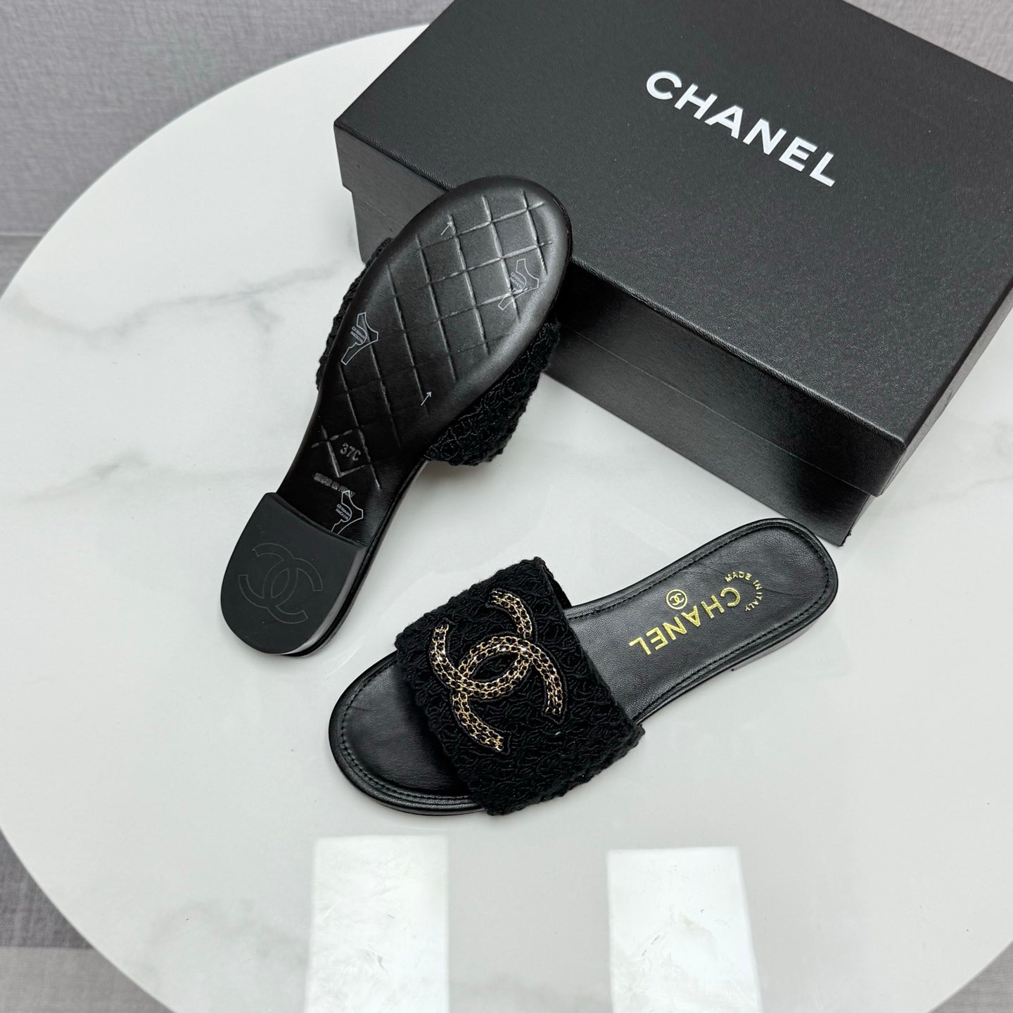 CC SLIDE SANDALS 25S IN BLACK FABRIC AND CALFSKIN WITH LOGO - 35