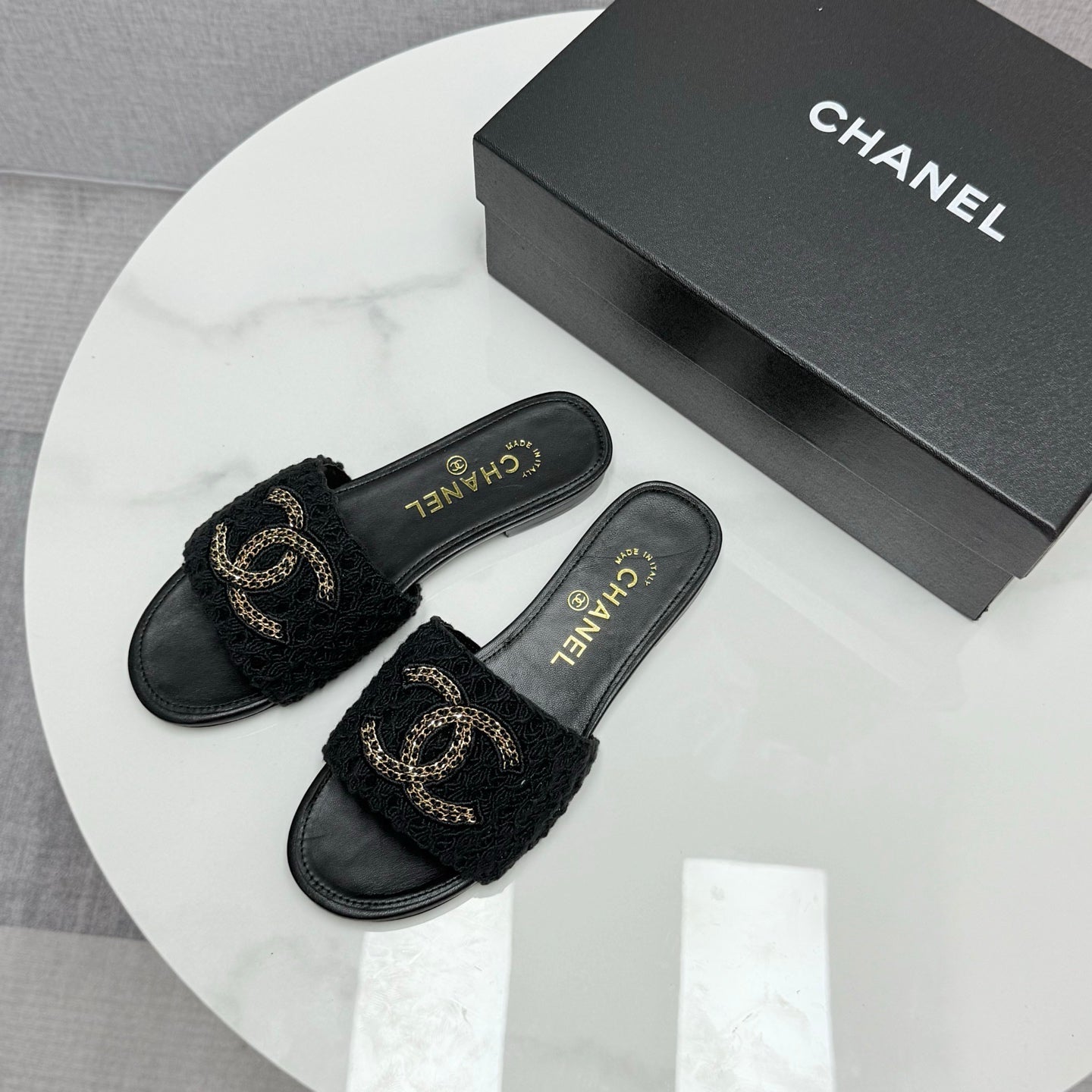 CC SLIDE SANDALS 25S IN BLACK FABRIC AND CALFSKIN WITH LOGO - 35
