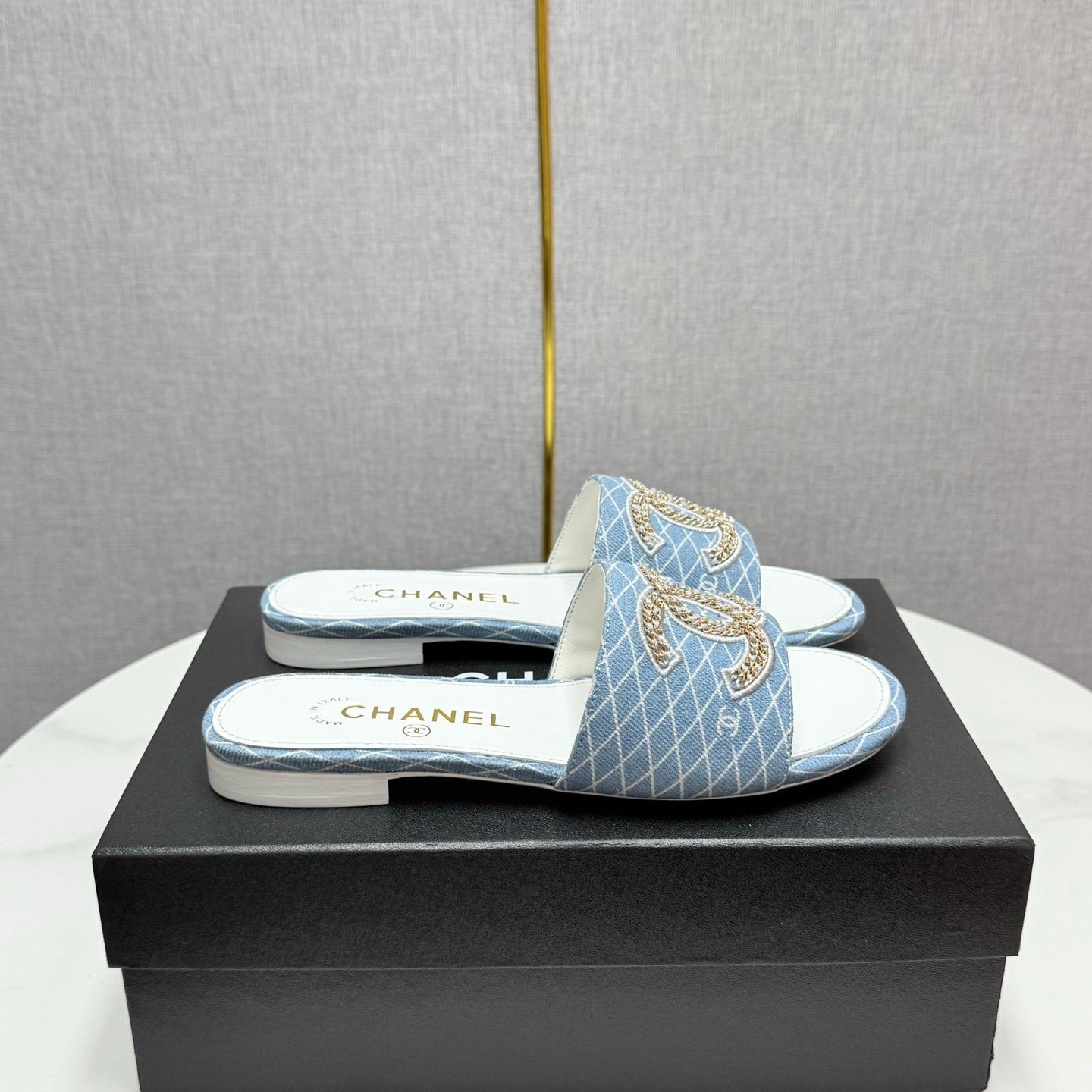 CC SLIDE SANDALS 25S IN SKY BLUE DENIM AND WHITE CALFSKIN WITH LOGO - 35
