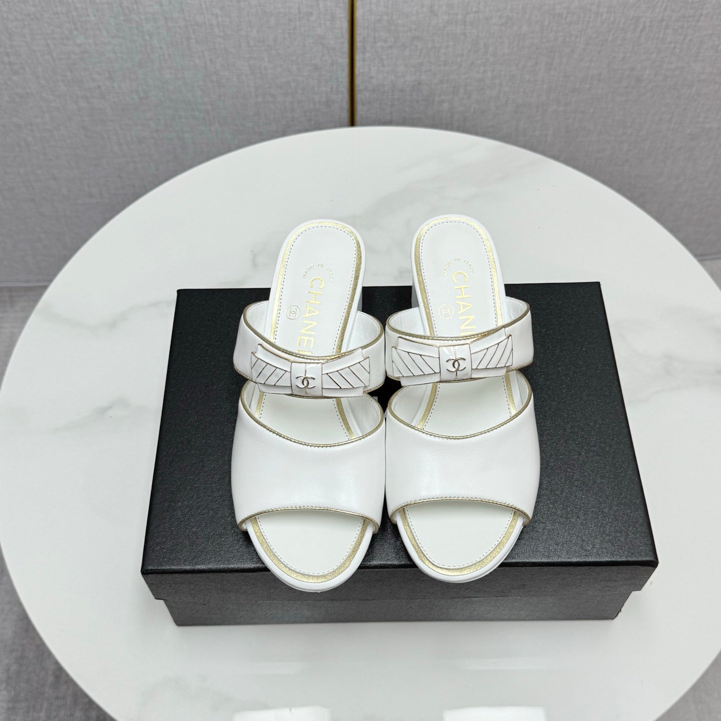 CC DOUBLE-STRAP HEELS 25S IN WHITE CALFSKIN - 35