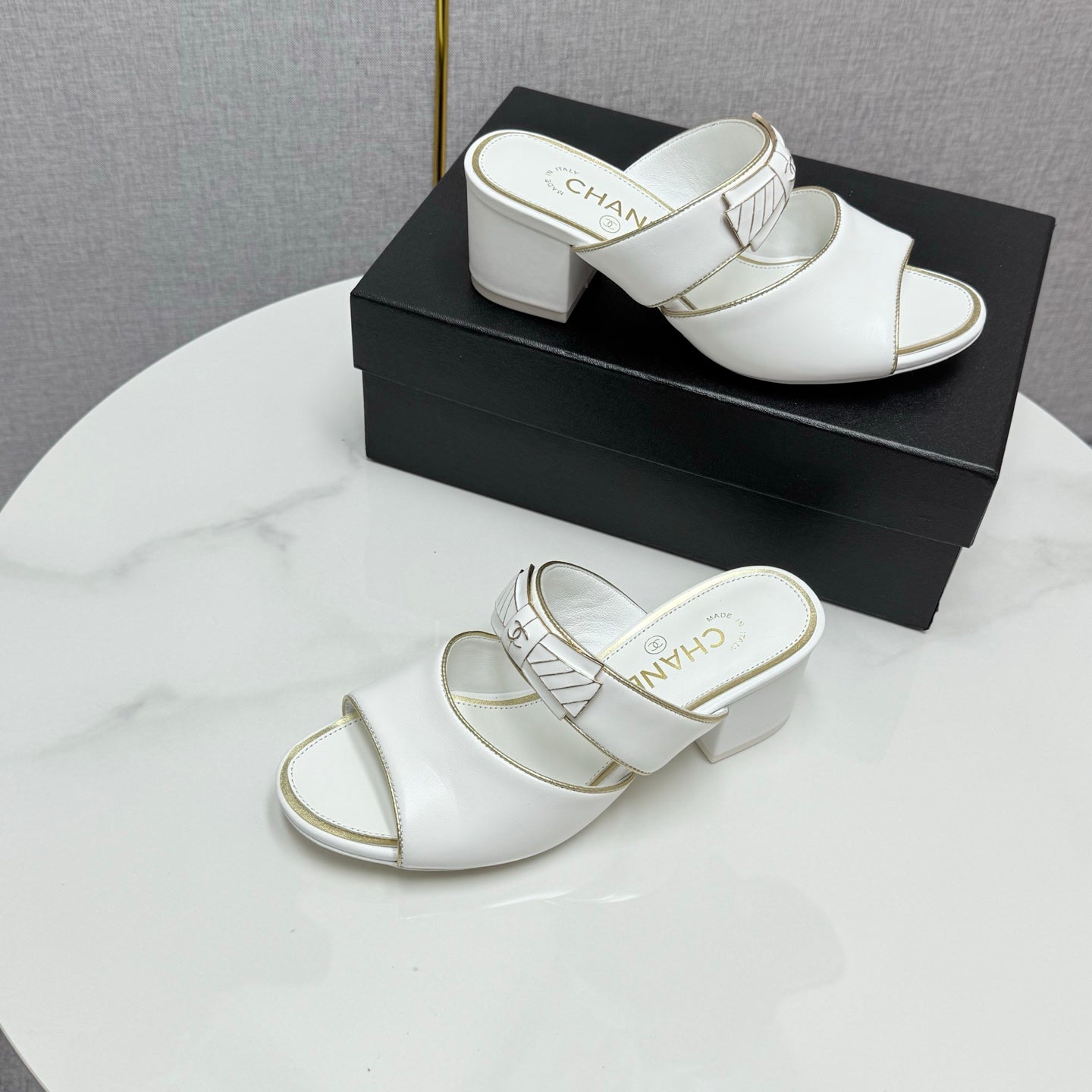 CC DOUBLE-STRAP HEELS 25S IN WHITE CALFSKIN - 35