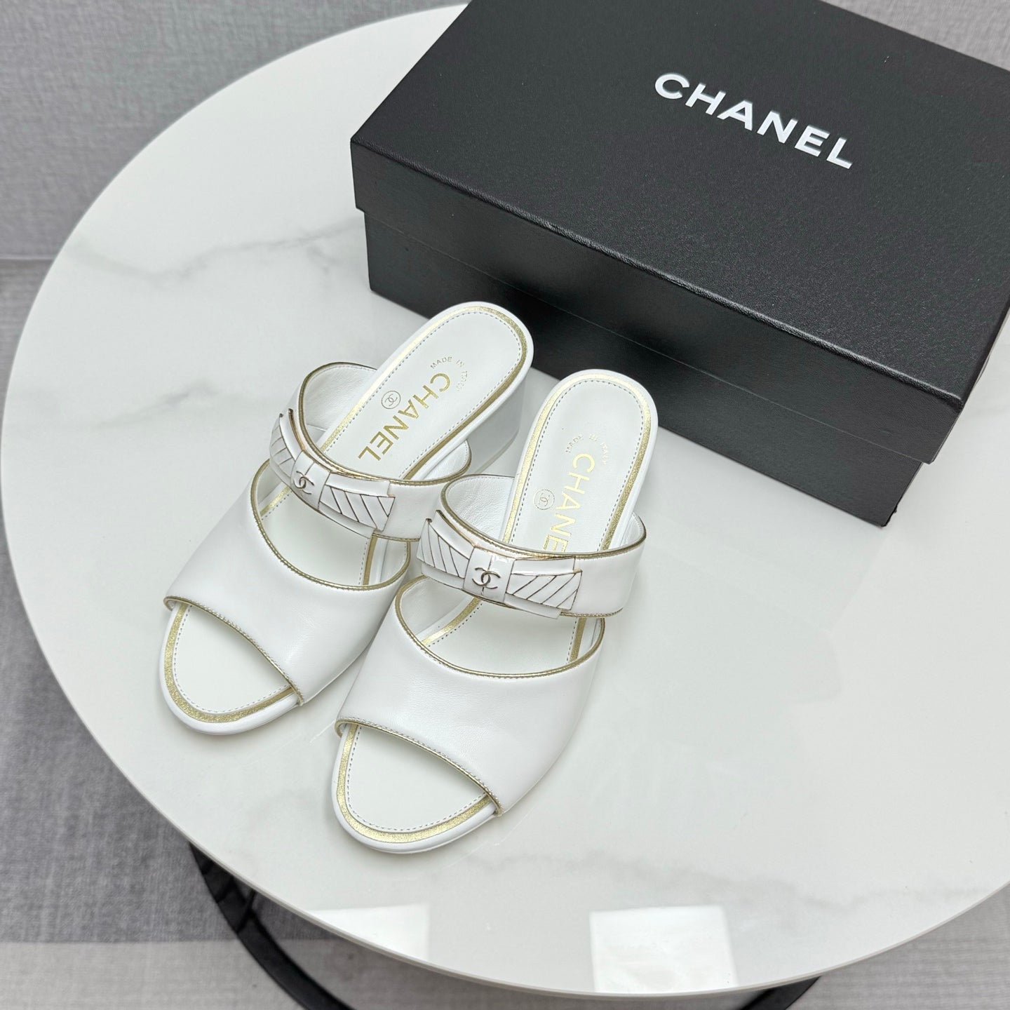 CC DOUBLE-STRAP HEELS 25S IN WHITE CALFSKIN - 35