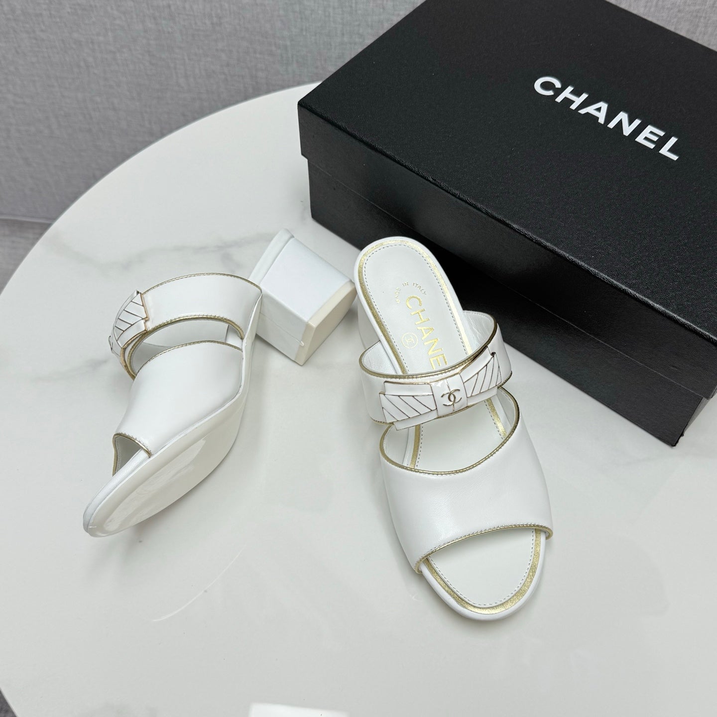 CC DOUBLE-STRAP HEELS 25S IN WHITE CALFSKIN - 35