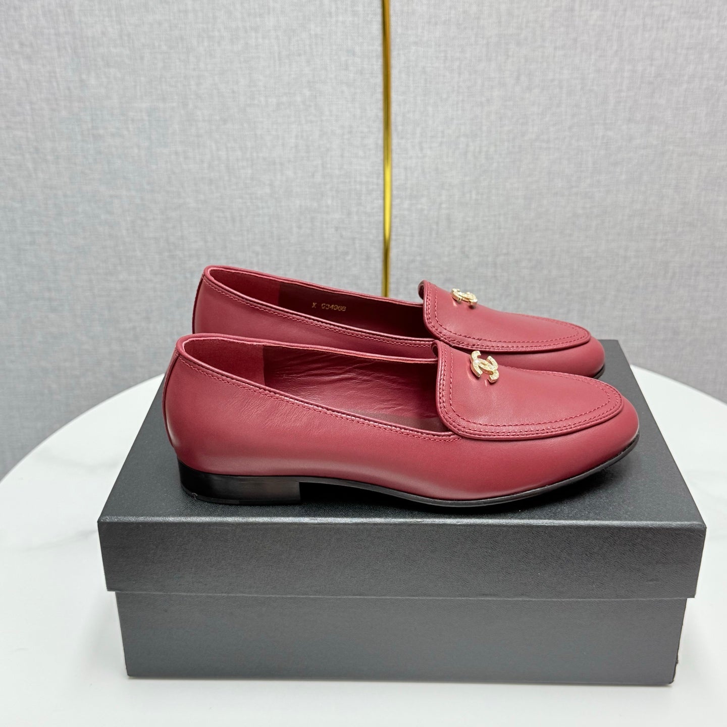CC LOAFERS 25S IN DARK RED CALFSKIN GOLD HARDWARE WITH STONES - 35