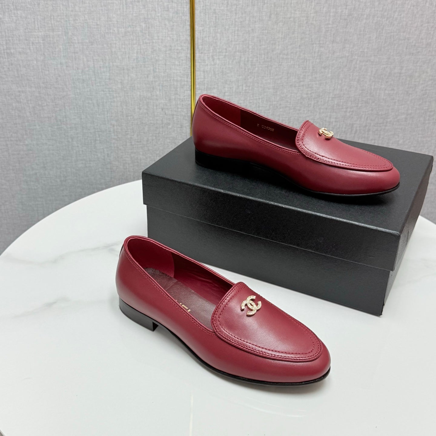 CC LOAFERS 25S IN DARK RED CALFSKIN GOLD HARDWARE WITH STONES - 35