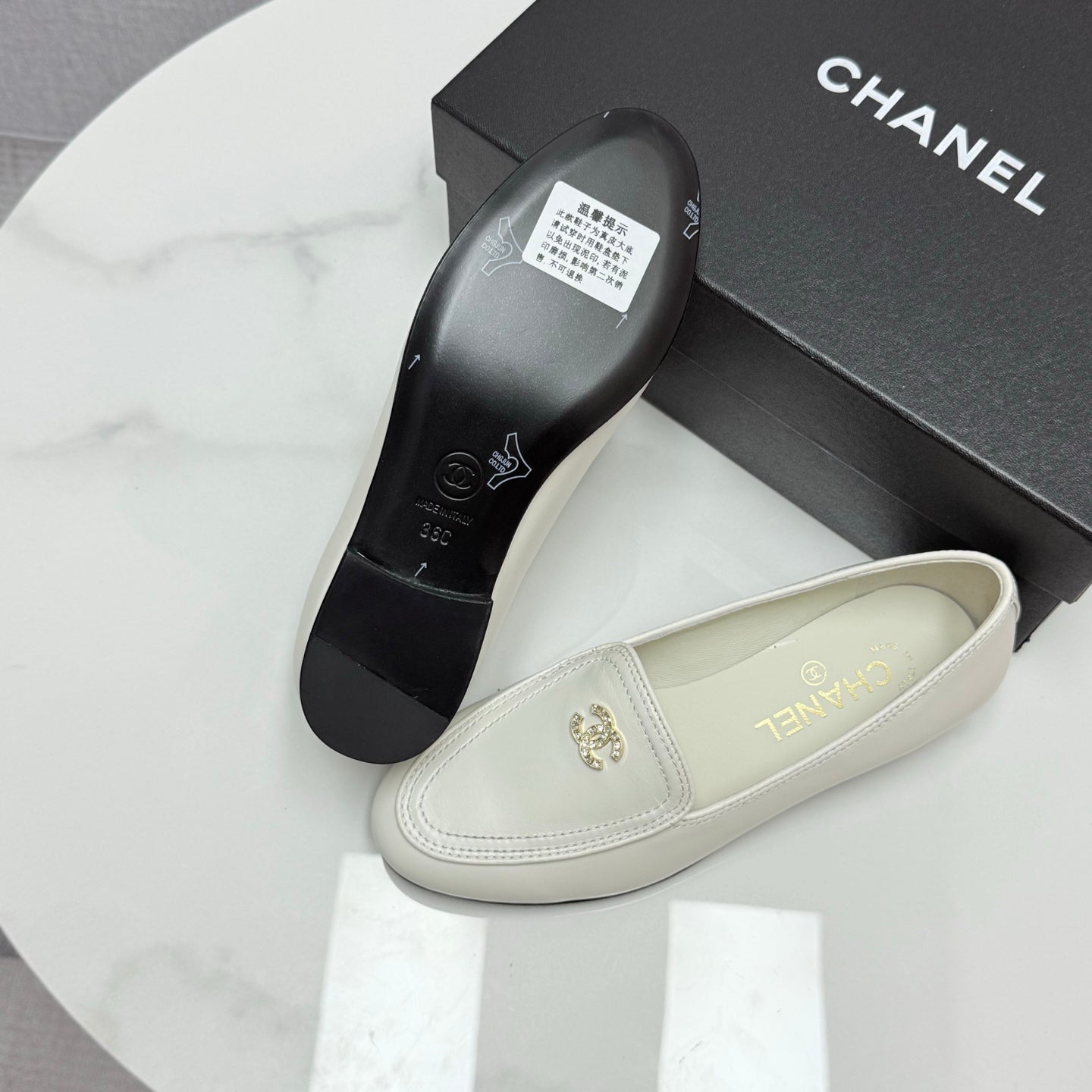 CC LOAFERS 25S IN WHITE CALFSKIN GOLD HARDWARE WITH STONES - 35