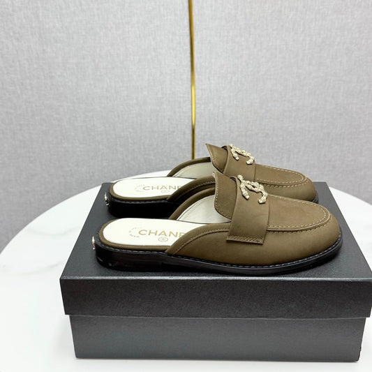 CC FLAT MULE 25S IN OLIVE BROWN CALFSKIN STYLE 6 - 35