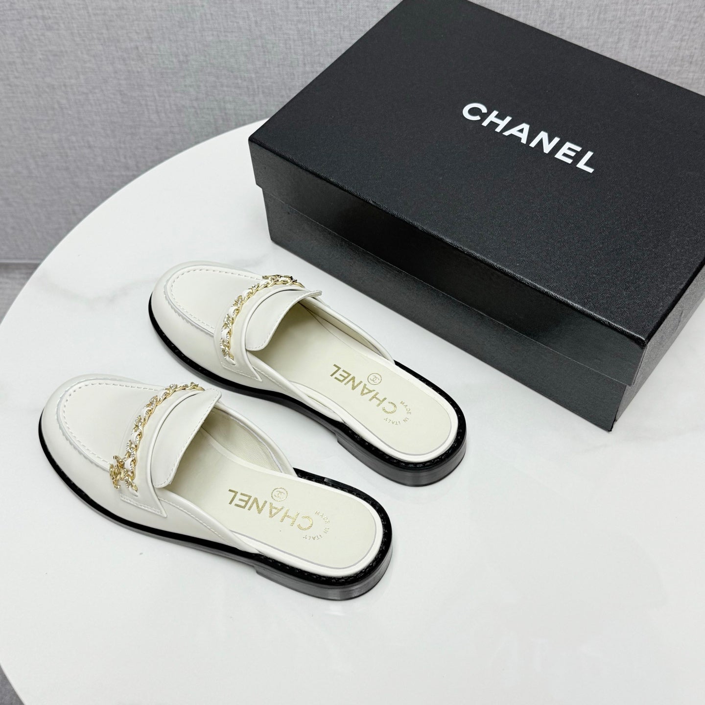 CC FLAT MULE 25S IN WHITE CALFSKIN STYLE 5 - 35