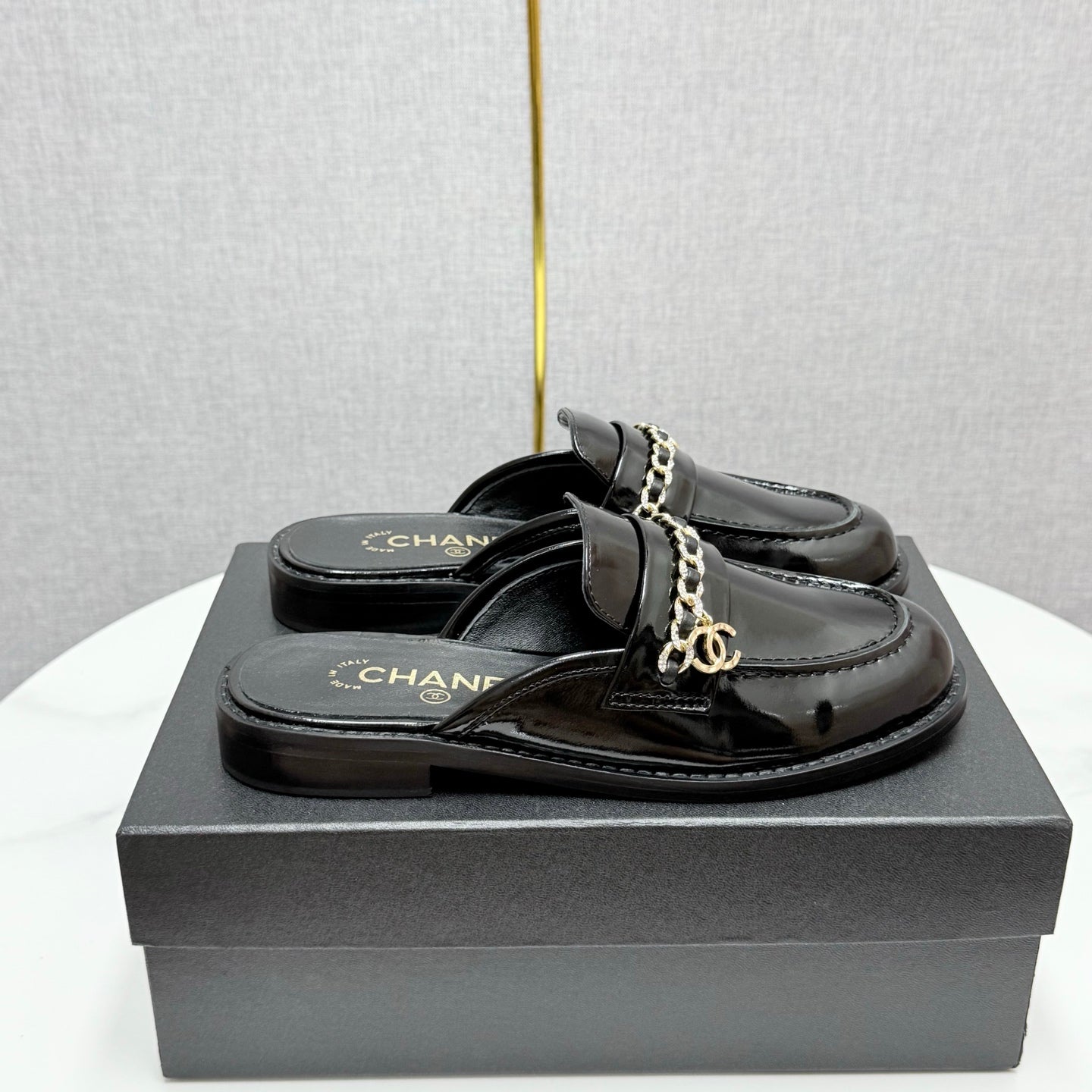 CC FLAT MULE 25S IN BLACK CALFSKIN STYLE 4 - 35