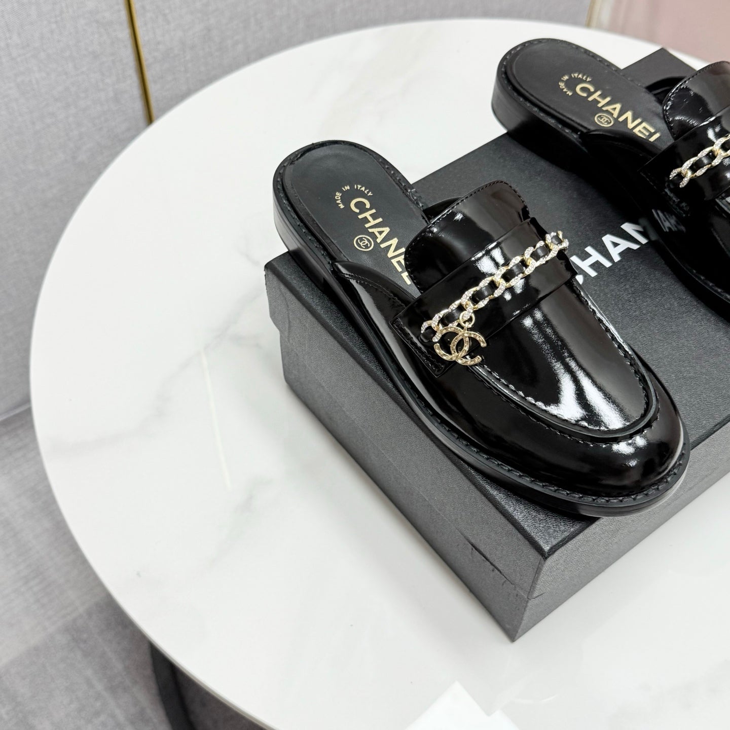 CC FLAT MULE 25S IN BLACK CALFSKIN STYLE 4 - 35