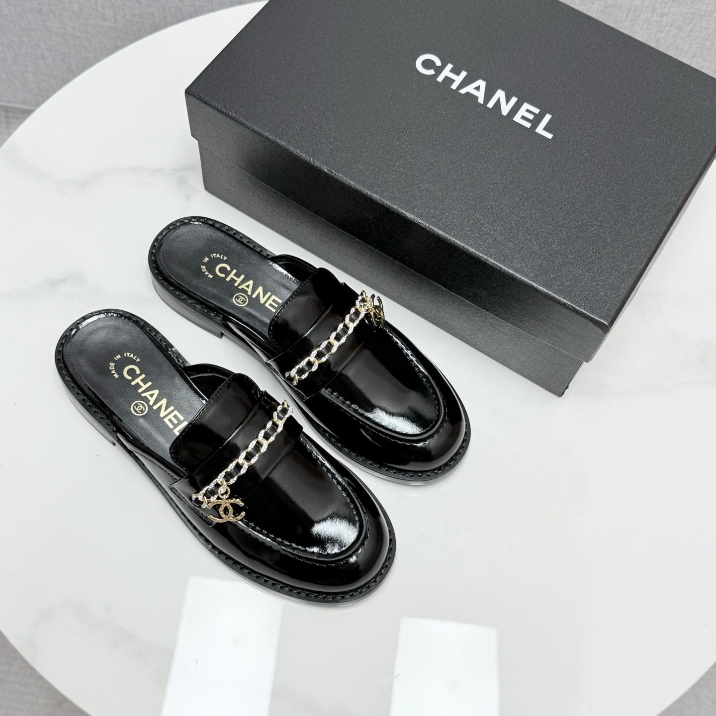 CC FLAT MULE 25S IN BLACK CALFSKIN STYLE 4 - 35