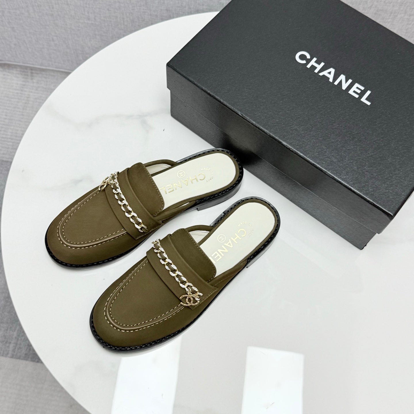 CC FLAT MULE 25S IN OLIVE BROWN CALFSKIN STYLE 3 - 35
