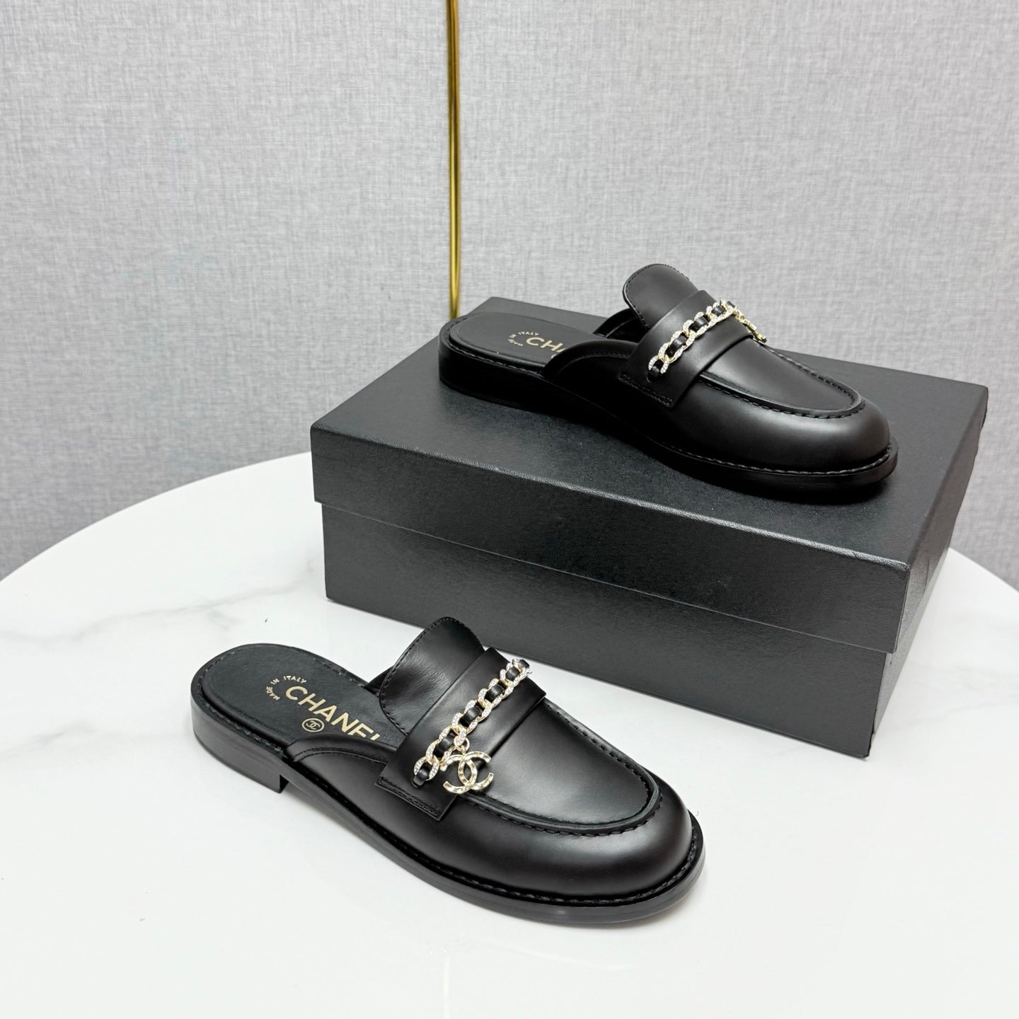 CC FLAT MULE 25S IN BLACK CALFSKIN STYLE 2 - 35