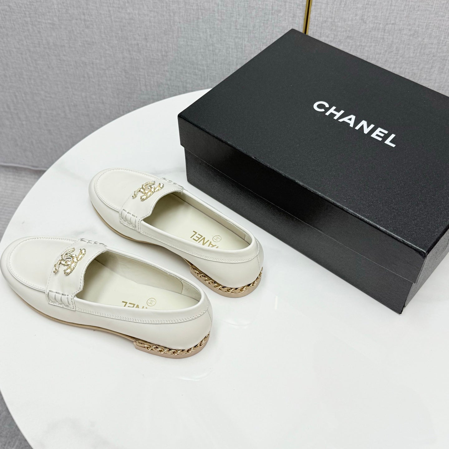 CC LOAFER 25S IN WHITE LAMBSKIN WITH GOLD HARDWARE - 35