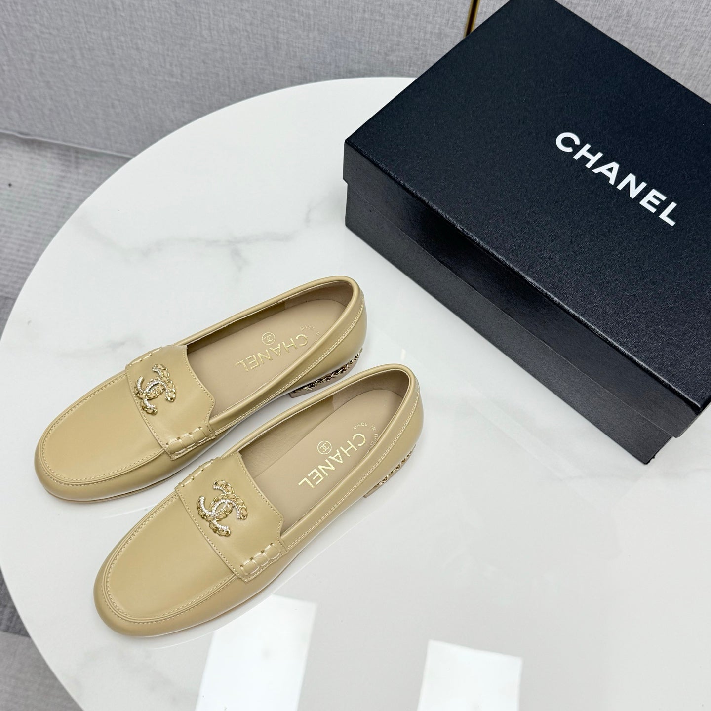 CC LOAFER 25S IN WARM BEIGE LAMBSKIN WITH GOLD HARDWARE - 35