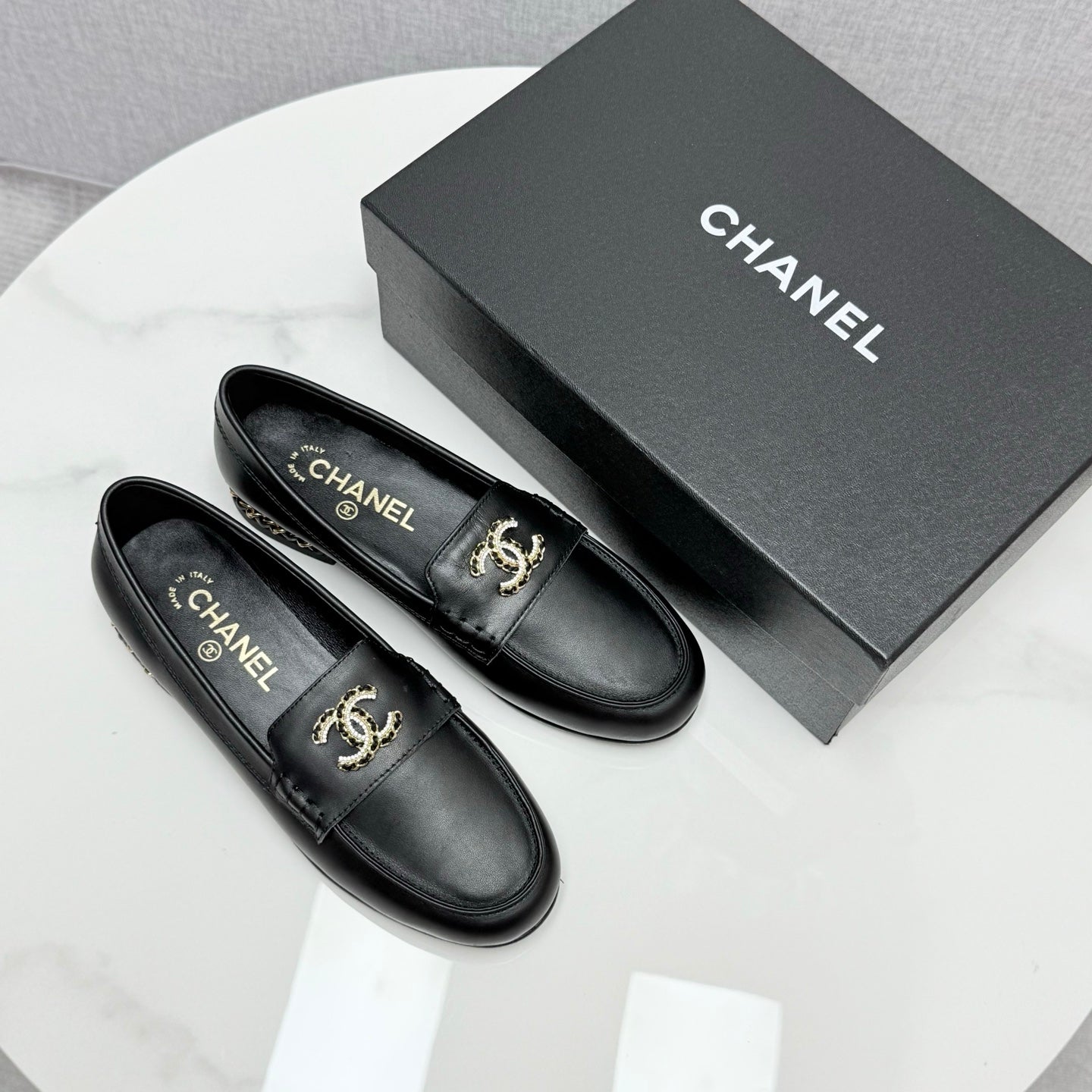 CC LOAFER 25S IN BLACK LAMBSKIN WITH GOLD HARDWARE - 35