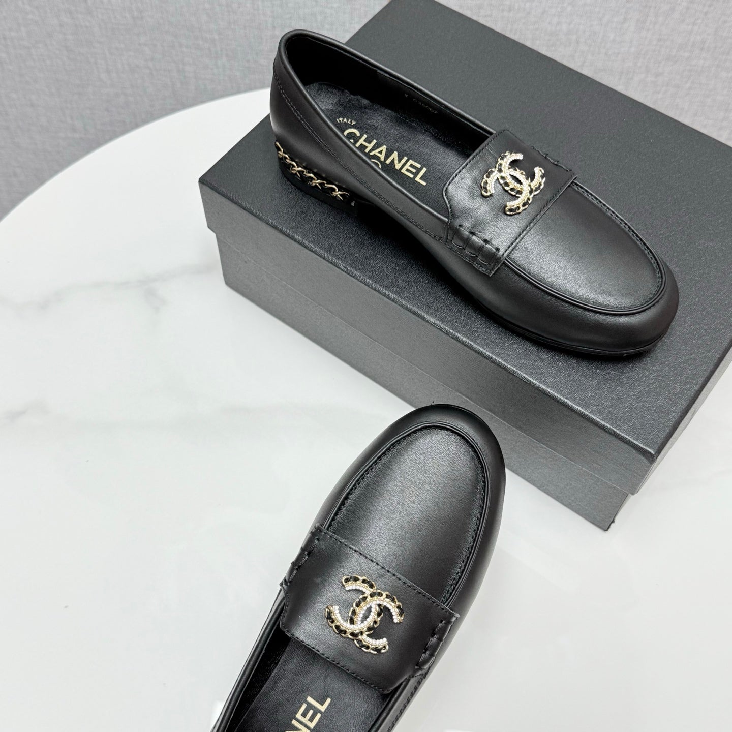 CC LOAFER 25S IN BLACK LAMBSKIN WITH GOLD HARDWARE - 35