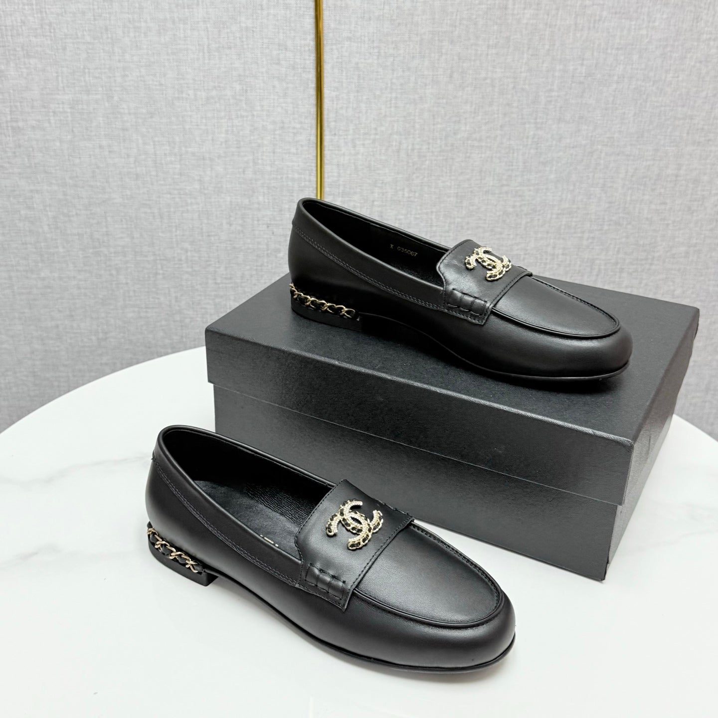 CC LOAFER 25S IN BLACK LAMBSKIN WITH GOLD HARDWARE - 35