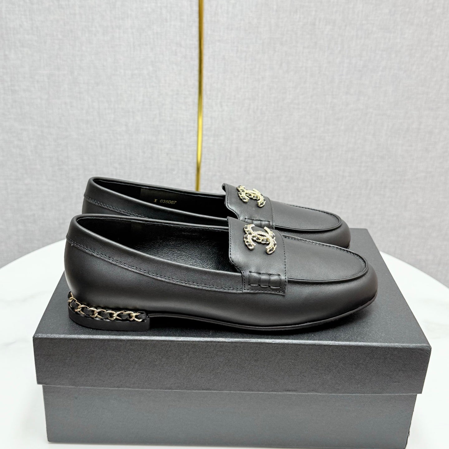 CC LOAFER 25S IN BLACK LAMBSKIN WITH GOLD HARDWARE - 35