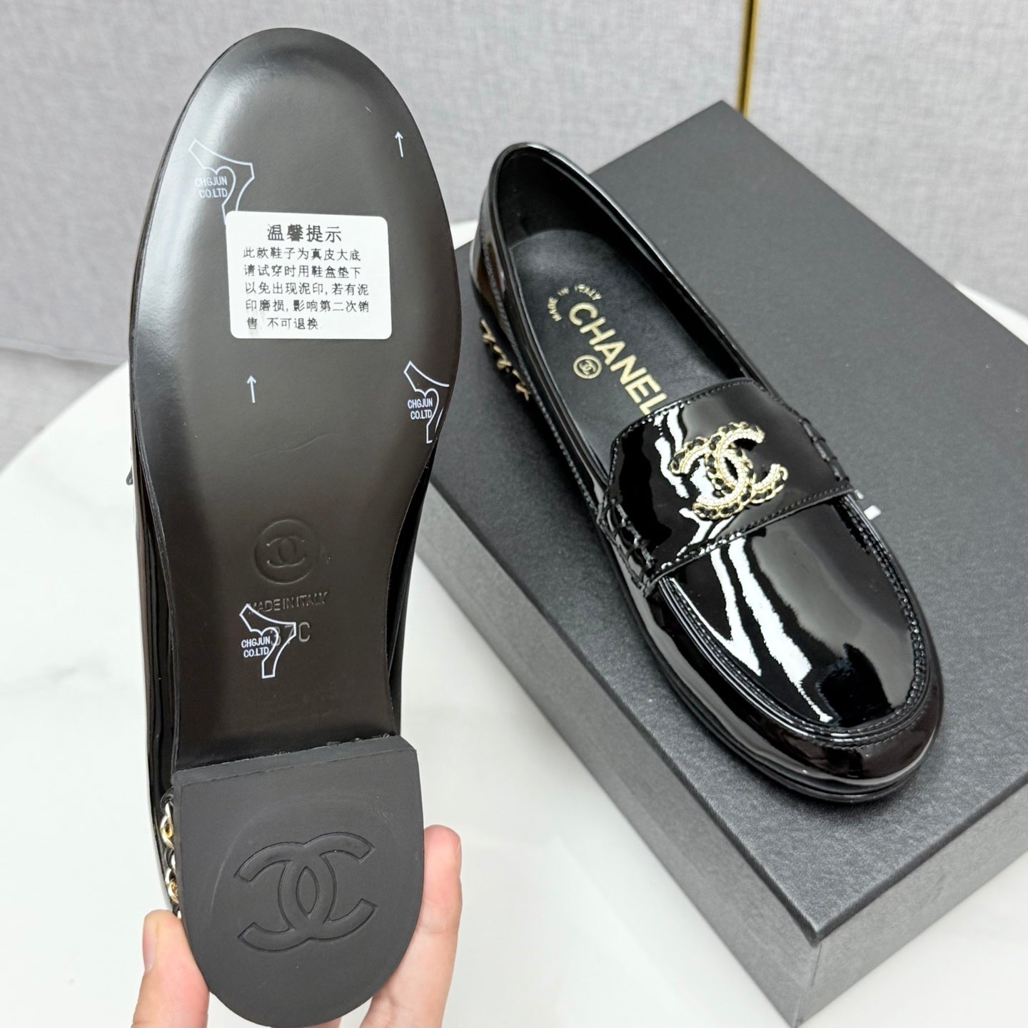 CC LOAFER 25S IN BLACK GLOSSY LEATHER WITH GOLD HARDWARE - 35