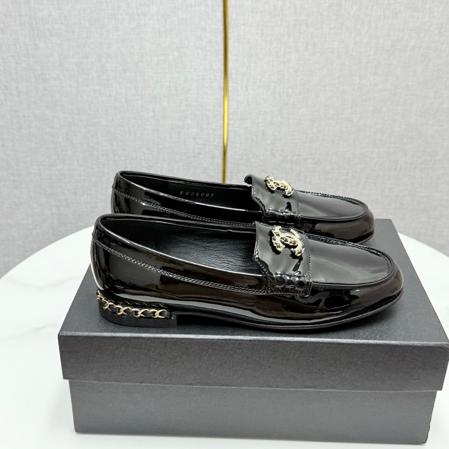 CC LOAFER 25S IN BLACK GLOSSY LEATHER WITH GOLD HARDWARE - 35
