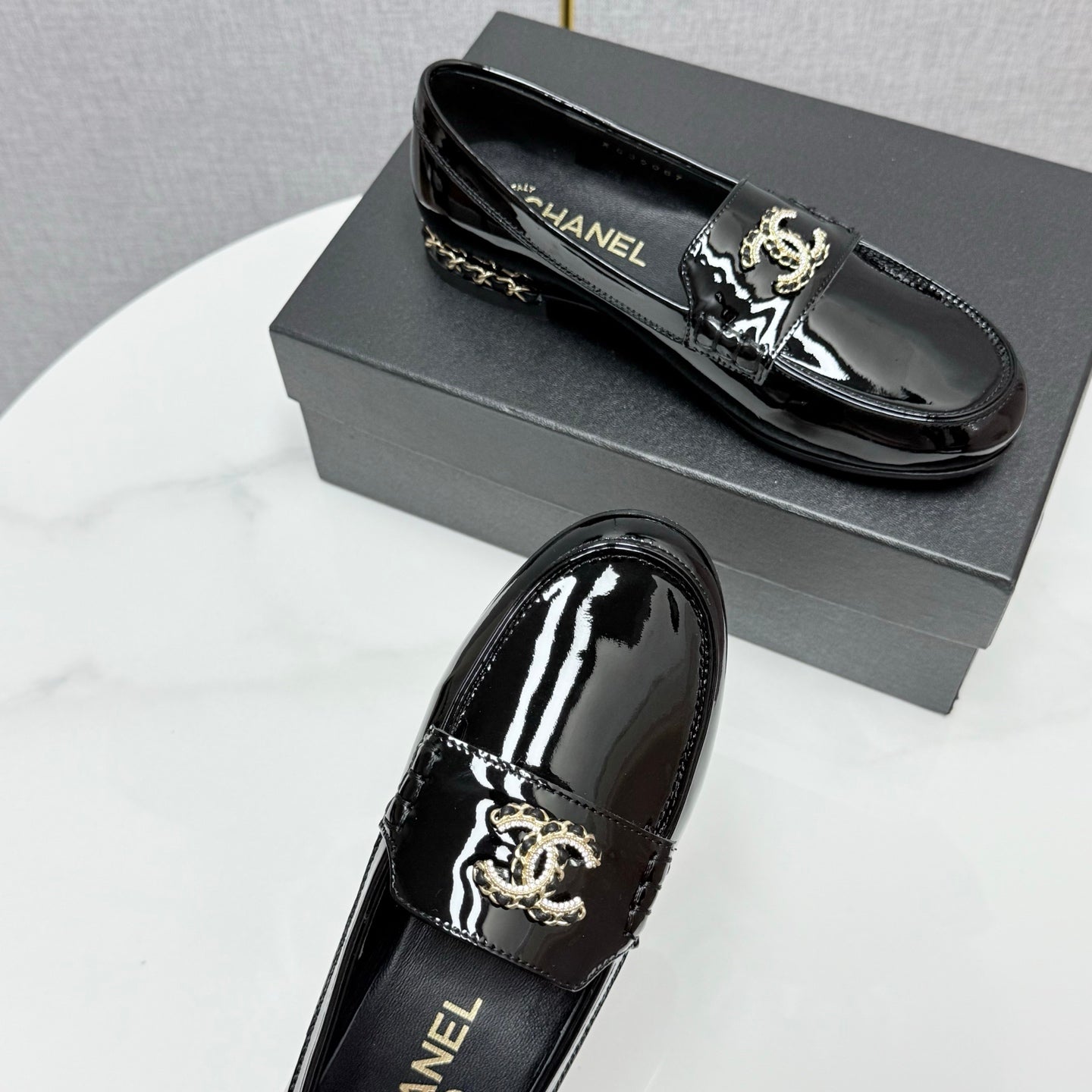 CC LOAFER 25S IN BLACK GLOSSY LEATHER WITH GOLD HARDWARE - 35