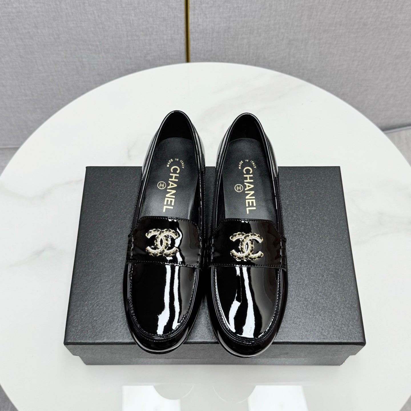 CC LOAFER 25S IN BLACK GLOSSY LEATHER WITH GOLD HARDWARE - 35