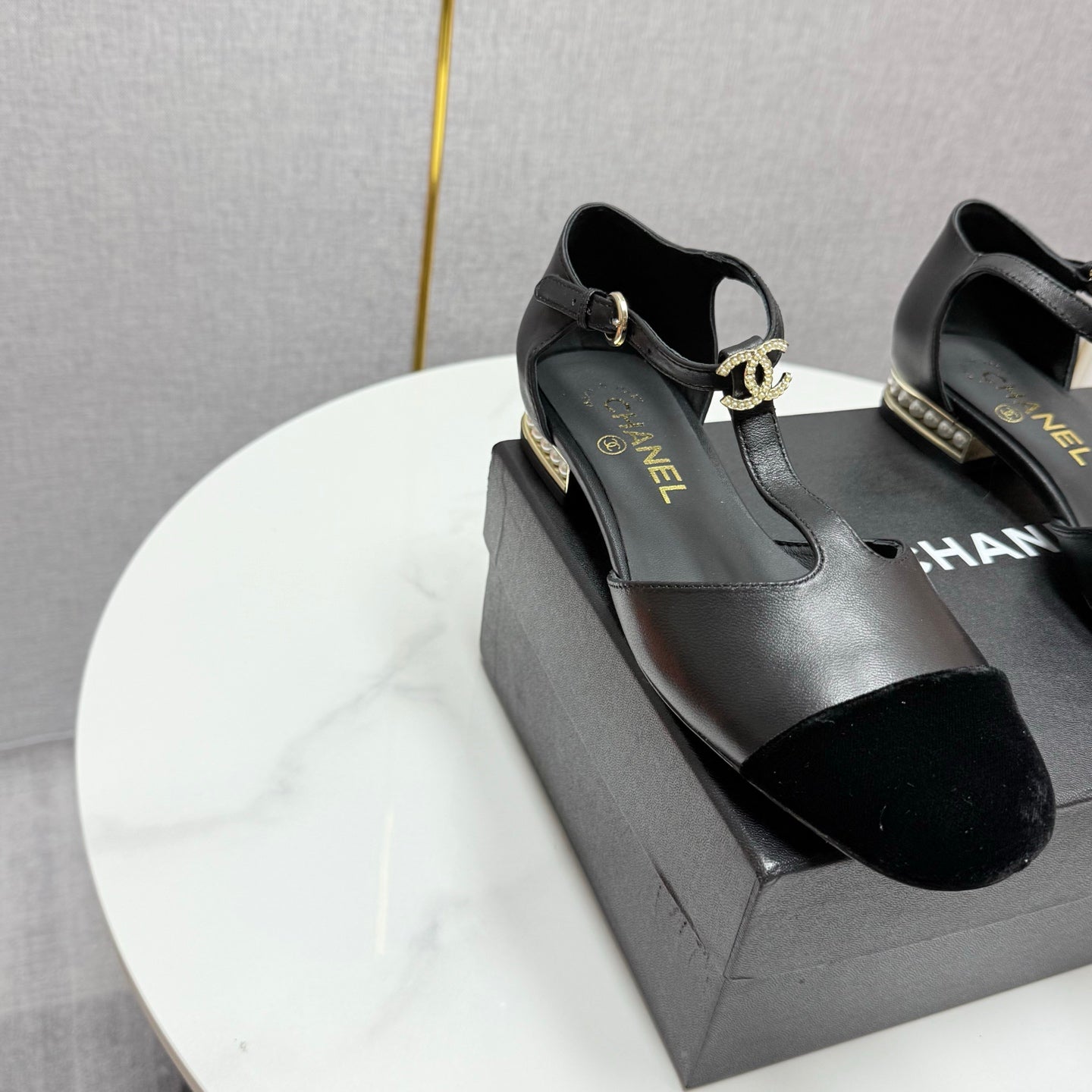 CC MARY JANE 25S IN BLACK LAMBSKIN AND SUEDE WITH PEARL HEEL - 35