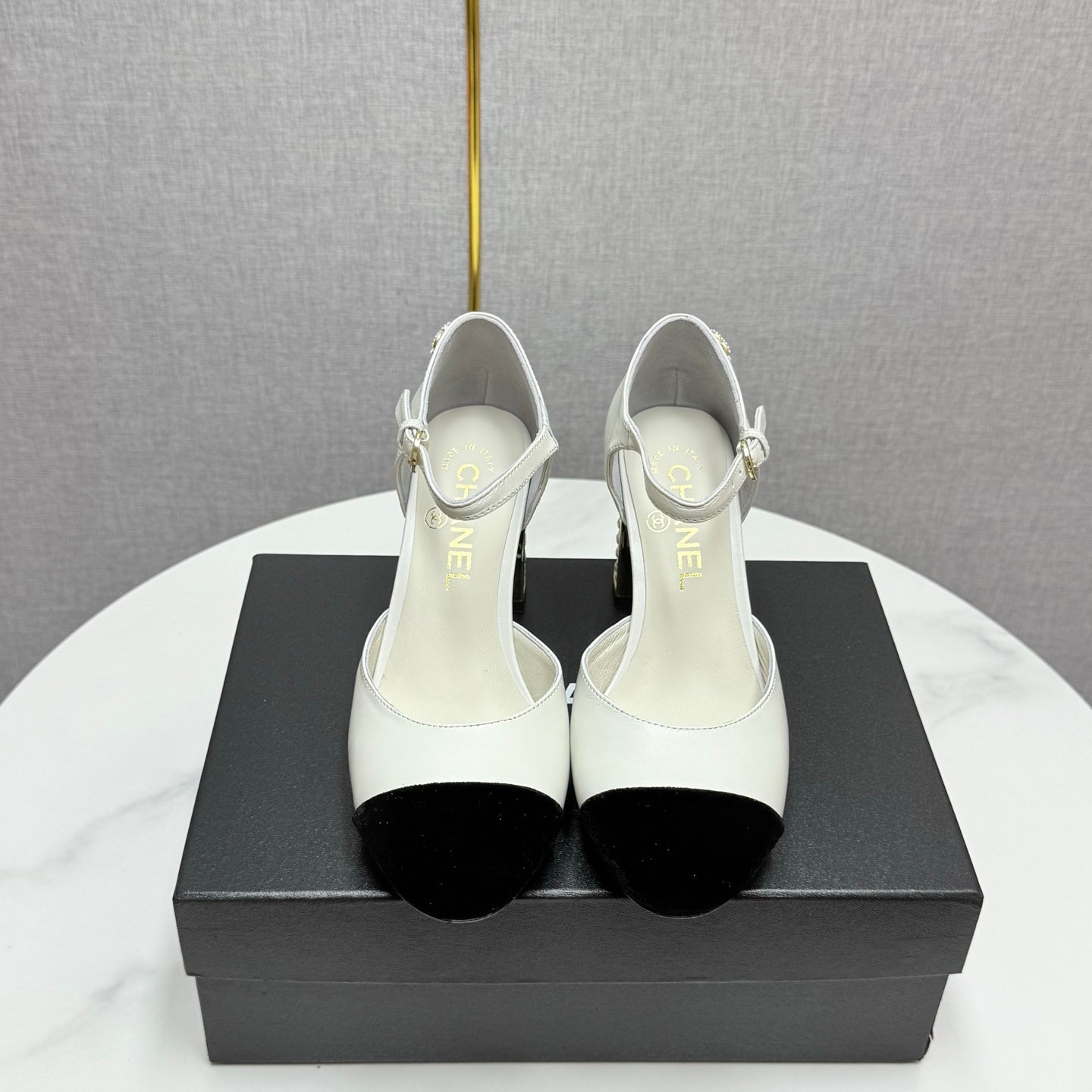 CC MARY JANE HEELS 25S IN WHITE LAMBSKIN AND BLACK SUEDE WITH PEARL HEEL STYLE 4 - 35