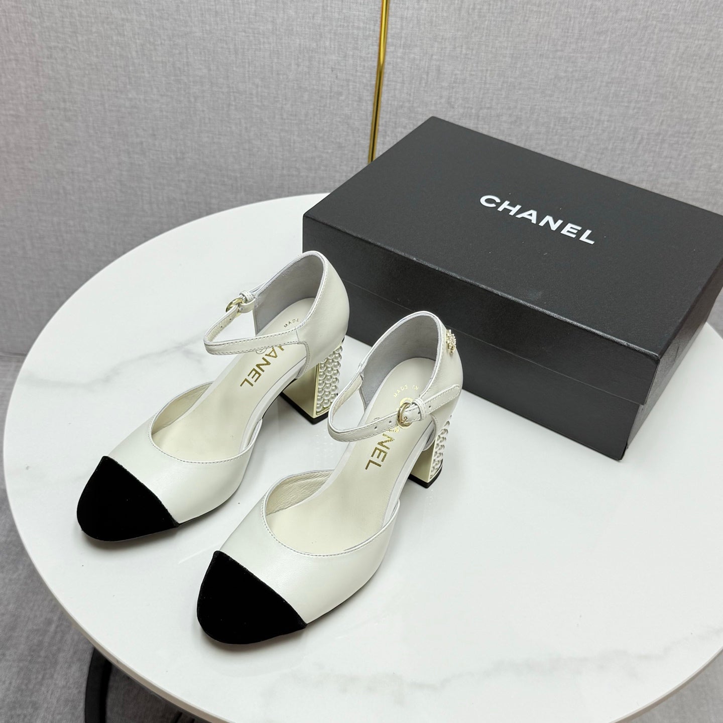 CC MARY JANE HEELS 25S IN WHITE LAMBSKIN AND BLACK SUEDE WITH PEARL HEEL STYLE 4 - 35