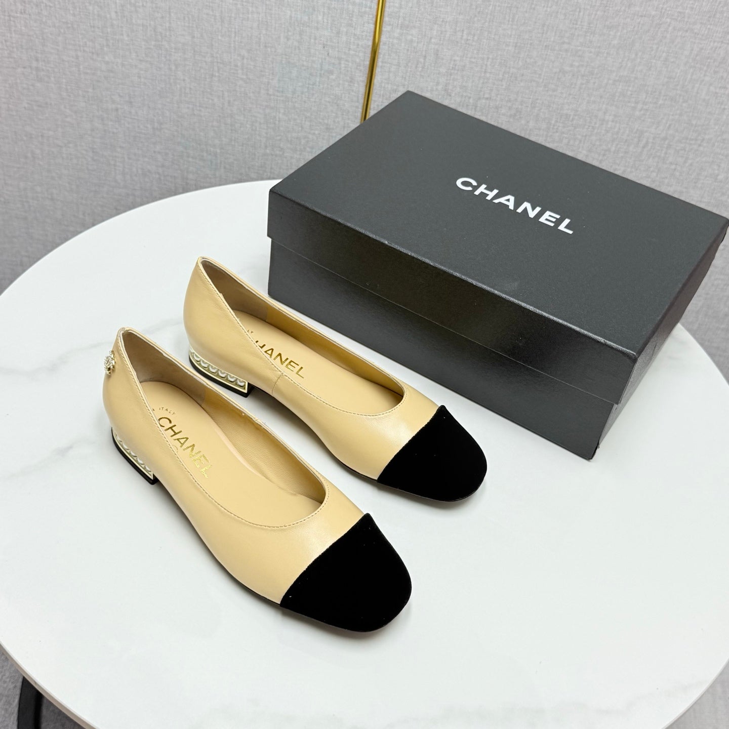 CC BALLET FLATS 25S IN BEIGE LAMBSKIN AND BLACK SUEDE WITH PEARL HEEL - 35